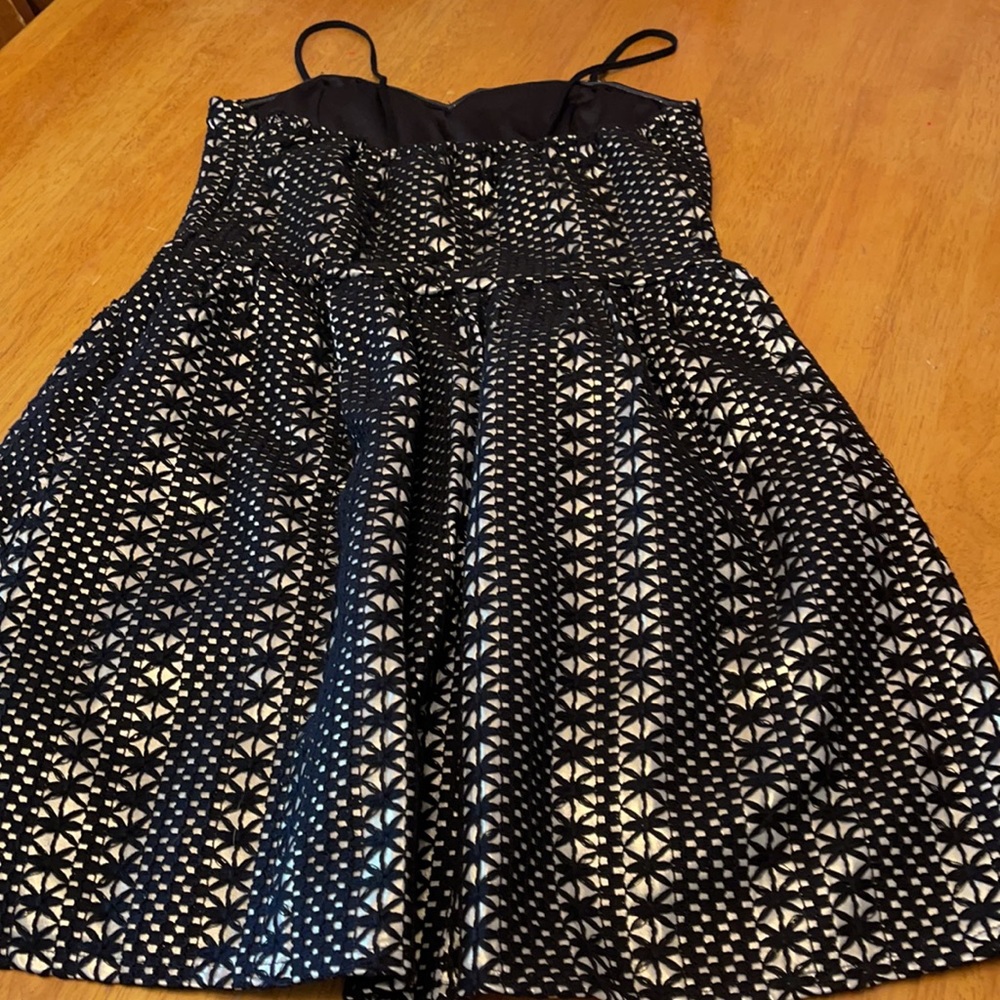 3 dresses - Picture 3 of 9